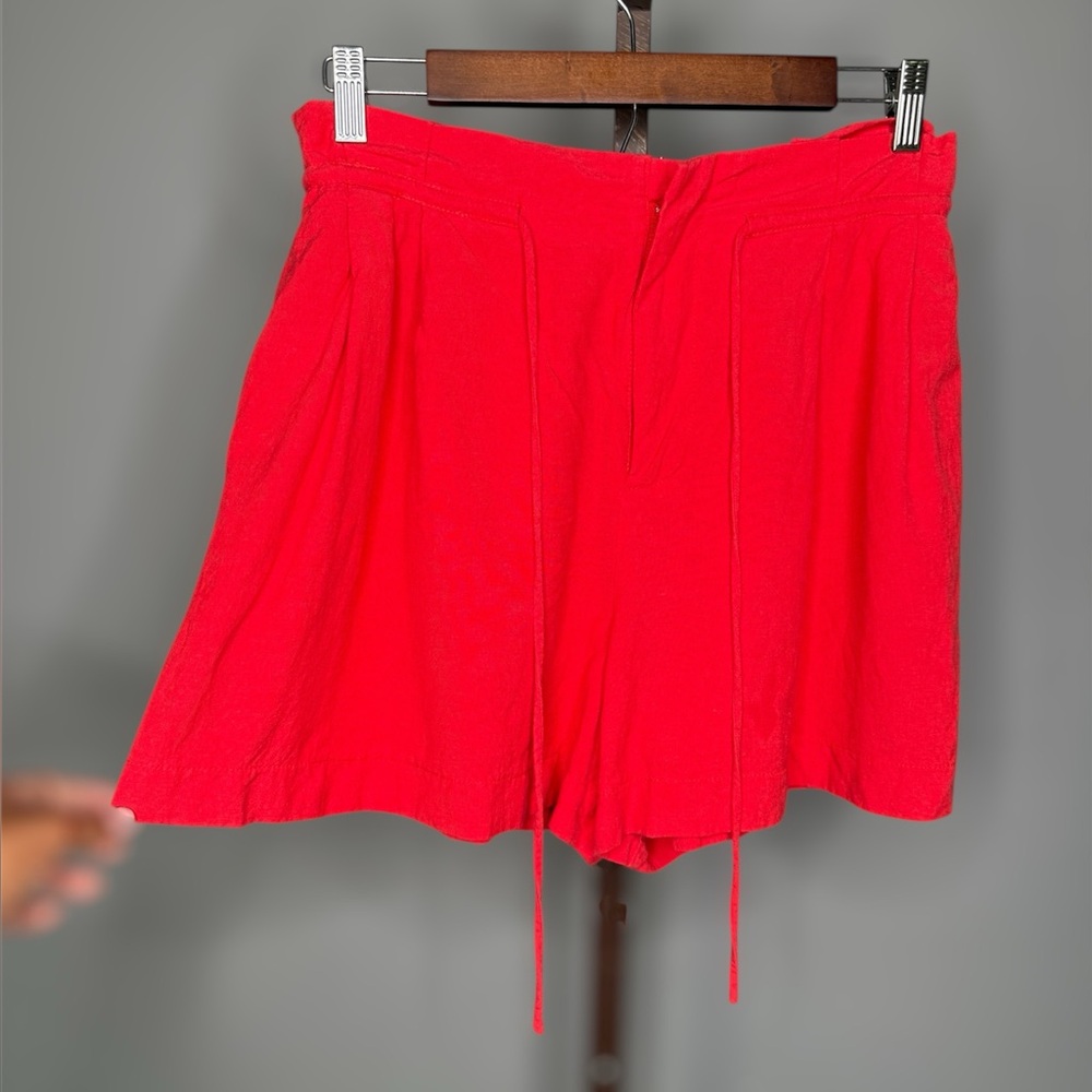 Flying Tomato Red Linen-Blend Shorts (M)